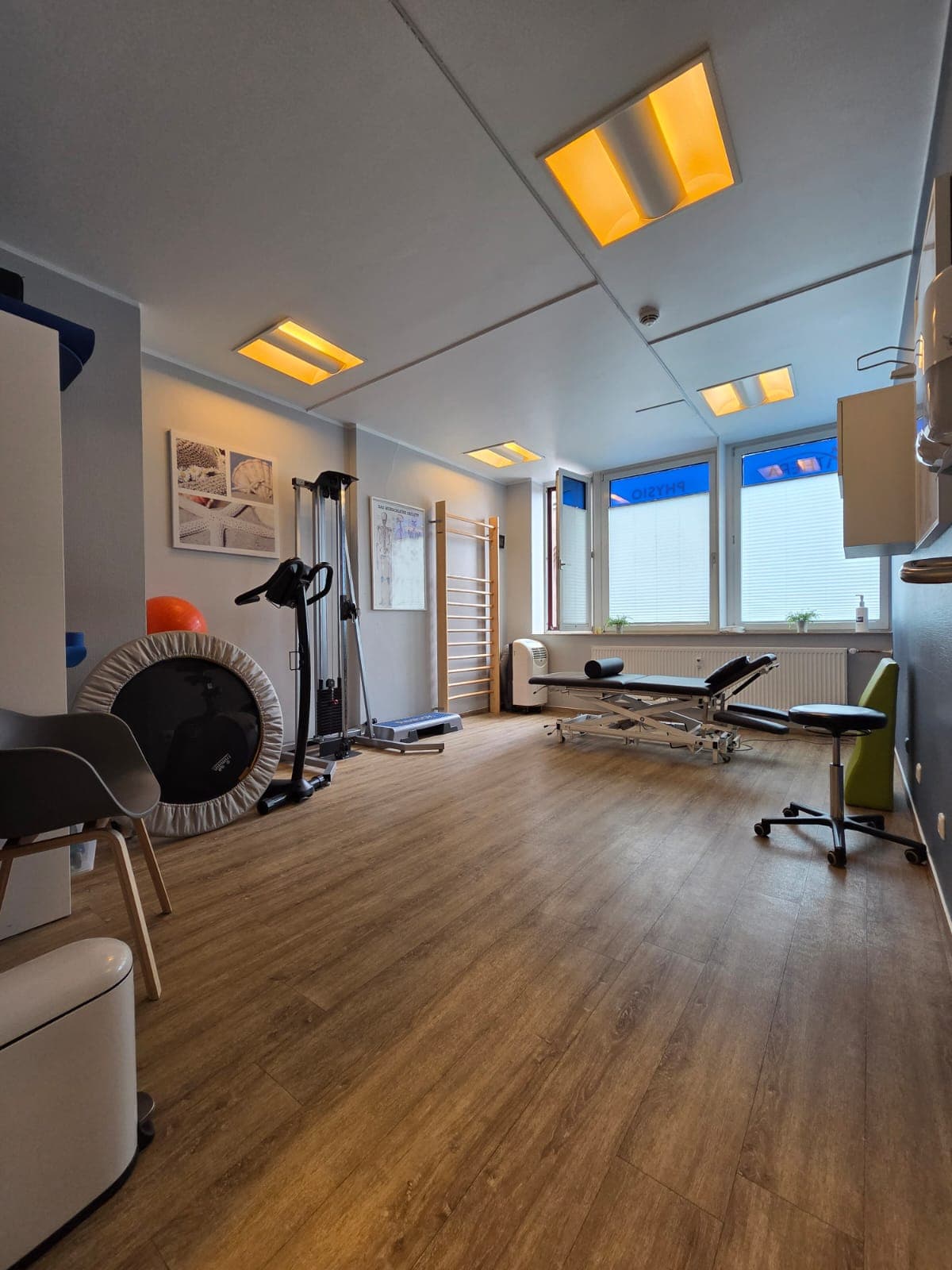 Bewegungs- und Trainingsbereich der Physio2Go-Praxis im Neumarkthaus in Gelsenkirchen